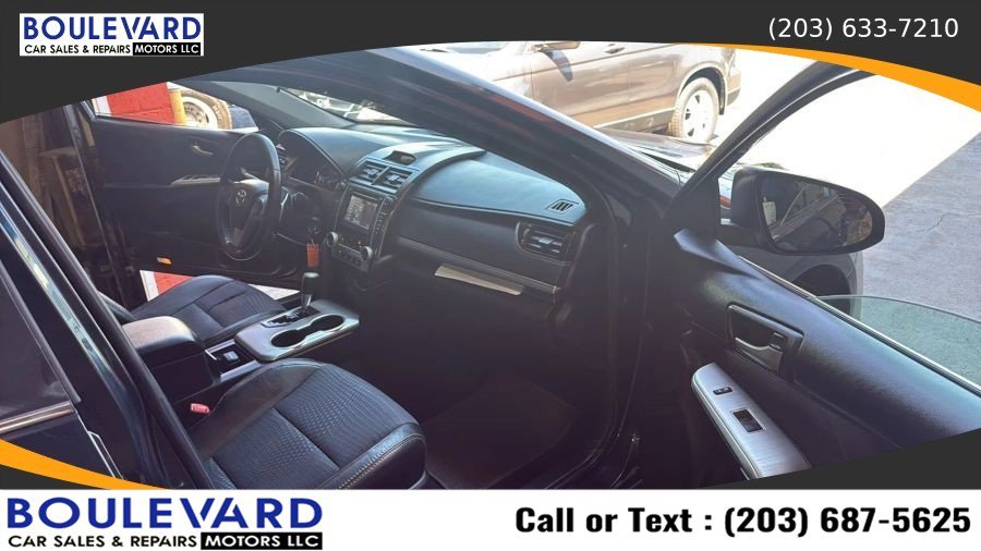 Used 2012 Toyota Camry SE FWD image 32