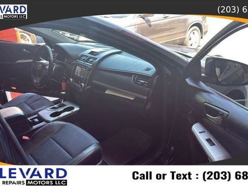 Used 2012 Toyota Camry SE FWD image 32
