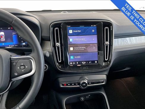 Certified 2025 Volvo XC40 B5 Plus image 8