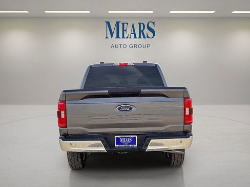 Used 2021 Ford F150 XLT image 4