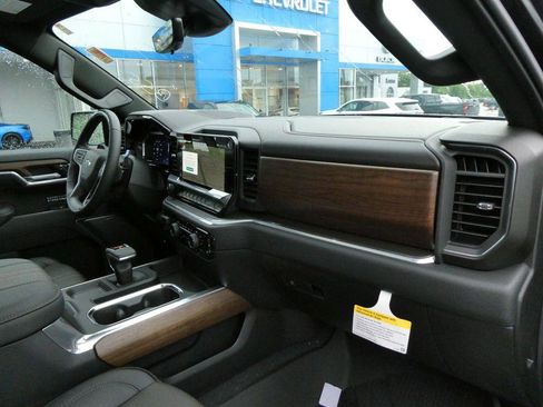 New 2026 Chevrolet Silverado 1500 High Country w/ High Country Premium Package AWD/4WD image 13