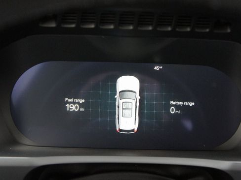 New 2025 Volvo XC90 T8 Plus w/ Protection Package Premier image 13