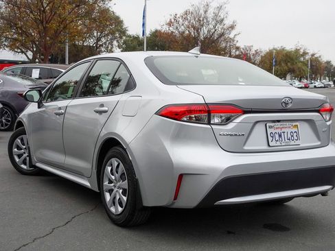 Used 2022 Toyota Corolla LE image 9