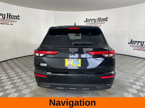 Used 2024 Mitsubishi Outlander SE AWD/4WD image 6