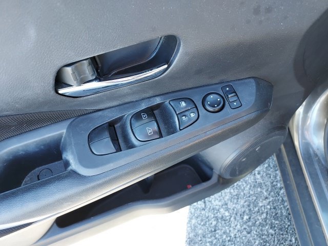 Used 2023 Nissan Kicks SV FWD image 12