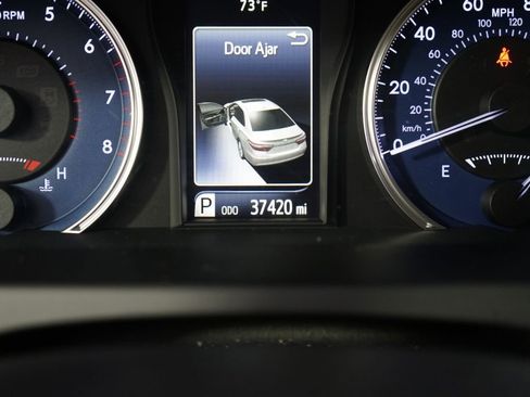 Used 2016 Toyota Camry LE FWD image 25