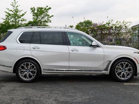 Used 2023 BMW X7 xDrive40i w/ Premium Package AWD/4WD image 8