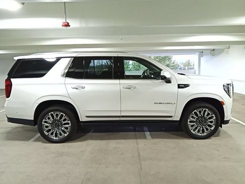 Used 2024 GMC Yukon Denali Ultimate AWD/4WD image 4