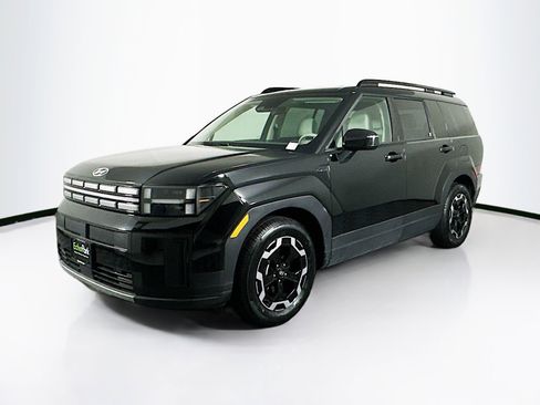 Used 2025 Hyundai Santa Fe SEL image 3