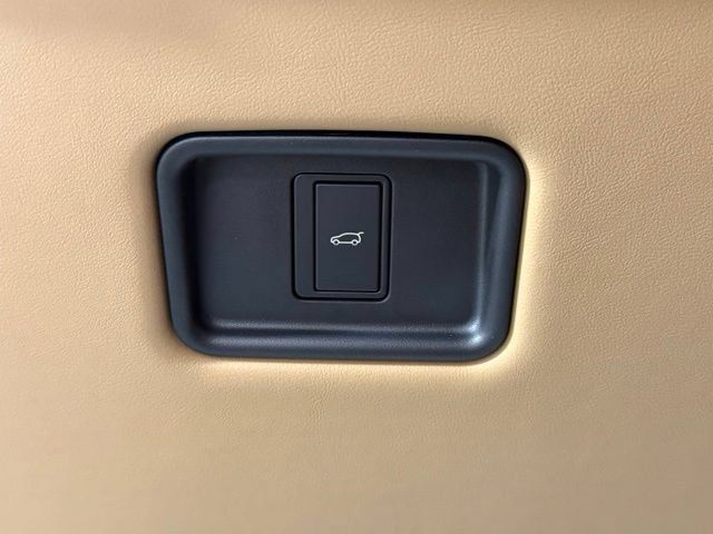 New 2026 Land Rover Range Rover Long Wheelbase SE AWD/4WD image 43