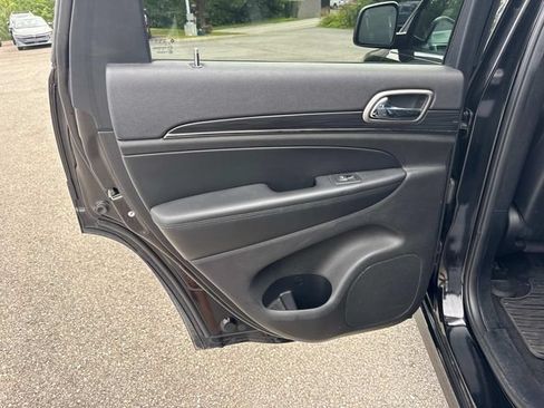 Used 2019 Jeep Grand Cherokee Limited X AWD/4WD image 16