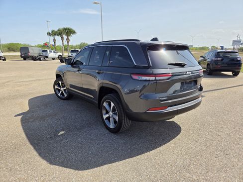 New 2026 Jeep Grand Cherokee Limited RWD image 5