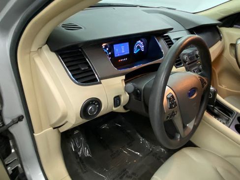 Used 2013 Ford Taurus SE image 30