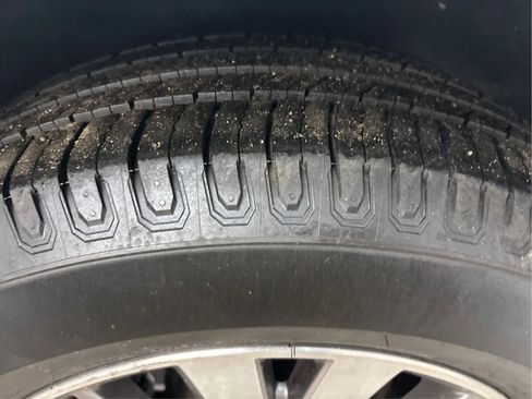 Used 2018 Nissan Pathfinder S image 32