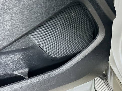 Used 2018 Ford Explorer XLT w/ Equipment Group 201A image 26