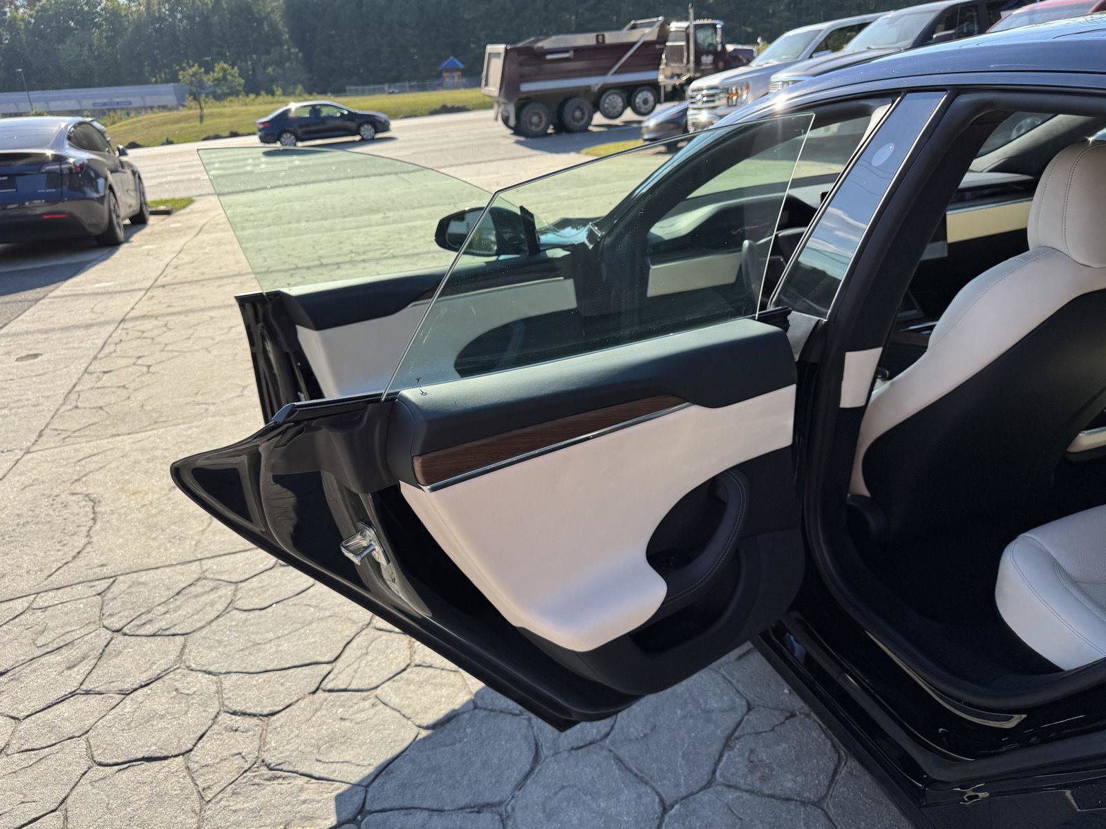 Used 2022 Tesla Model S Standard Range AWD/4WD image 8