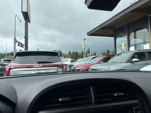 Used 2025 Kia Soul LX w/ LX Technology Package image 18