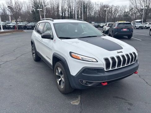 Used 2017 Jeep Cherokee Trailhawk w/ Comfort/Convenience Group image 3