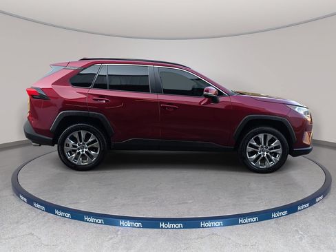 Used 2021 Toyota RAV4 XLE Premium AWD/4WD image 4