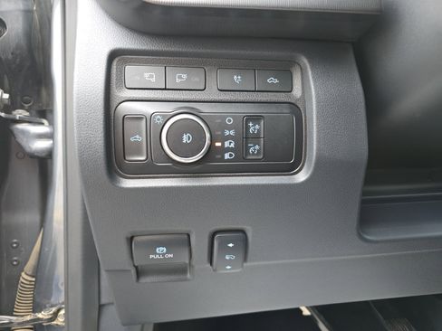 Used 2024 Ford F350 Platinum image 21