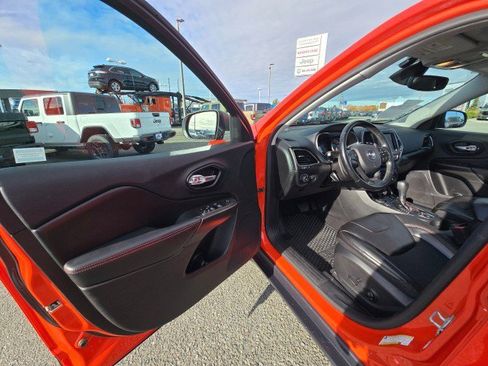 Used 2021 Jeep Cherokee Trailhawk w/ Sun, Sound & Nav Group image 21