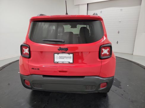 Used 2023 Jeep Renegade Latitude AWD/4WD image 16