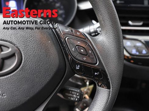 Used 2021 Toyota C-HR LE FWD image 15