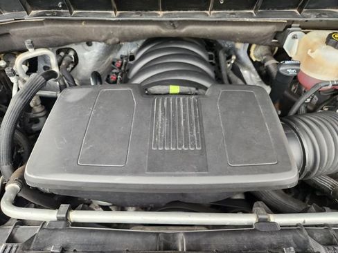Used 2023 Chevrolet Silverado 1500 RST AWD/4WD image 32
