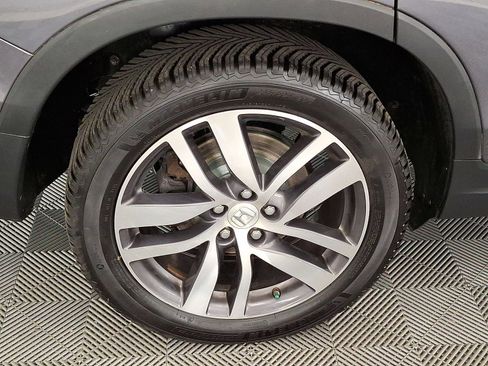Used 2018 Honda Pilot Touring image 19