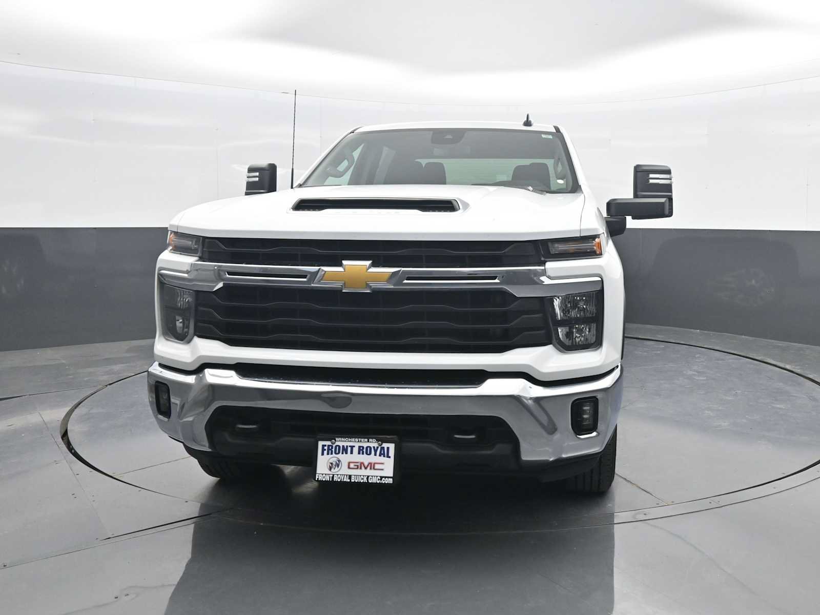 Used 2025 Chevrolet Silverado 2500 LT w/ Convenience Package AWD/4WD image 3
