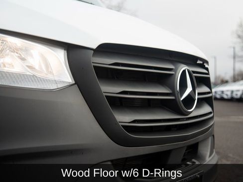 Used 2025 Mercedes-Benz Sprinter 2500 image 18