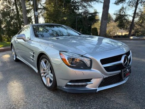 Used 2013 Mercedes-Benz SL 550 image 3