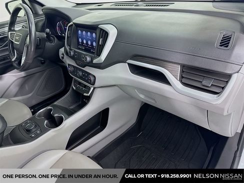 Used 2022 GMC Terrain SLT w/ LPO, Floor Liner Package image 28