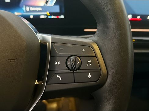 Used 2025 BMW X2 xDrive28i image 38