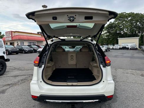 Used 2018 Nissan Rogue SL AWD/4WD image 16