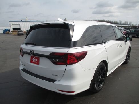 Used 2023 Honda Odyssey Sport image 6