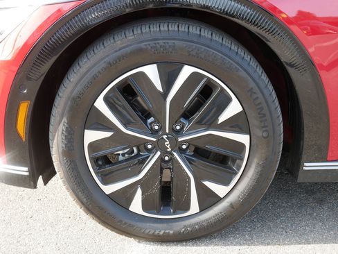 Certified 2024 Kia EV6 Wind w/ Wind Technology Package image 15