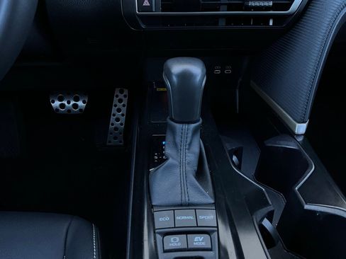 Used 2025 Toyota Camry SE image 22