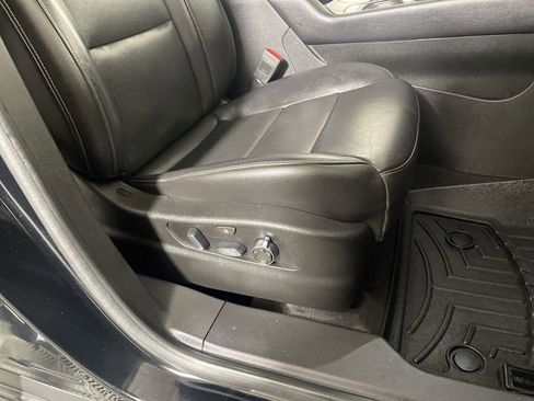Used 2019 Cadillac XT4 Premium Luxury w/ Technology Package AWD/4WD image 12