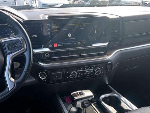 Used 2024 Chevrolet Silverado 1500 LT Trail Boss w/ Convenience Package II image 17