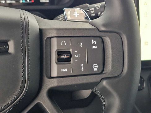 New 2026 Land Rover Defender 110 OCTA image 25