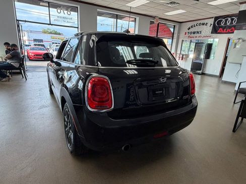 Used 2019 MINI Cooper 4-Door Hardtop FWD image 9