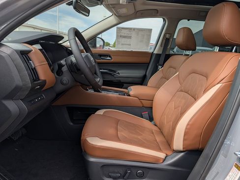 New 2026 Nissan Pathfinder Platinum AWD/4WD image 5