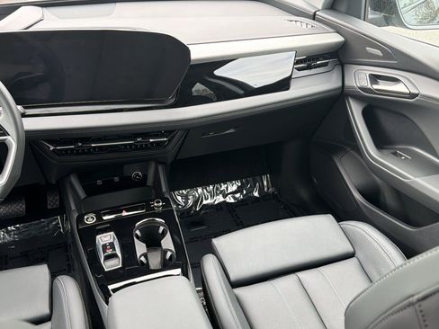 Used 2025 Audi Q6 e-tron Premium Plus w/ Premium Plus image 29