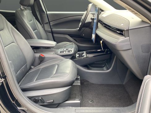 Certified 2025 Ford Mustang Mach-E Premium AWD/4WD image 24