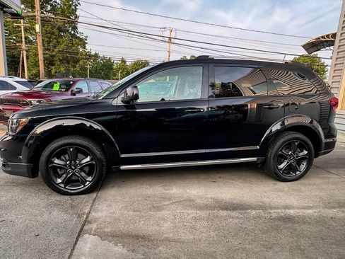 Used 2019 Dodge Journey Crossroad AWD/4WD image 6