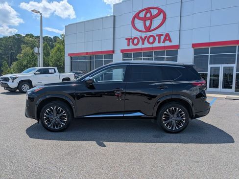 Used 2026 Nissan Rogue Platinum w/ Platinum Premium Package AWD/4WD image 2