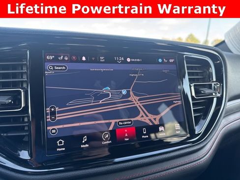 Used 2024 Dodge Durango GT image 3