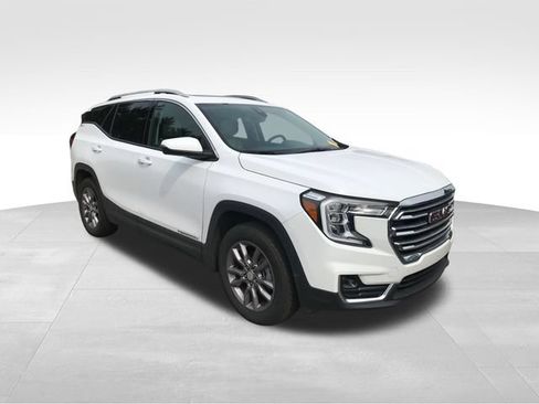 Used 2024 GMC Terrain SLT w/ LPO, Floor Liner Package AWD/4WD image 8