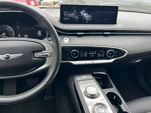 Used 2025 Genesis GV70 2.5T AWD/4WD image 17